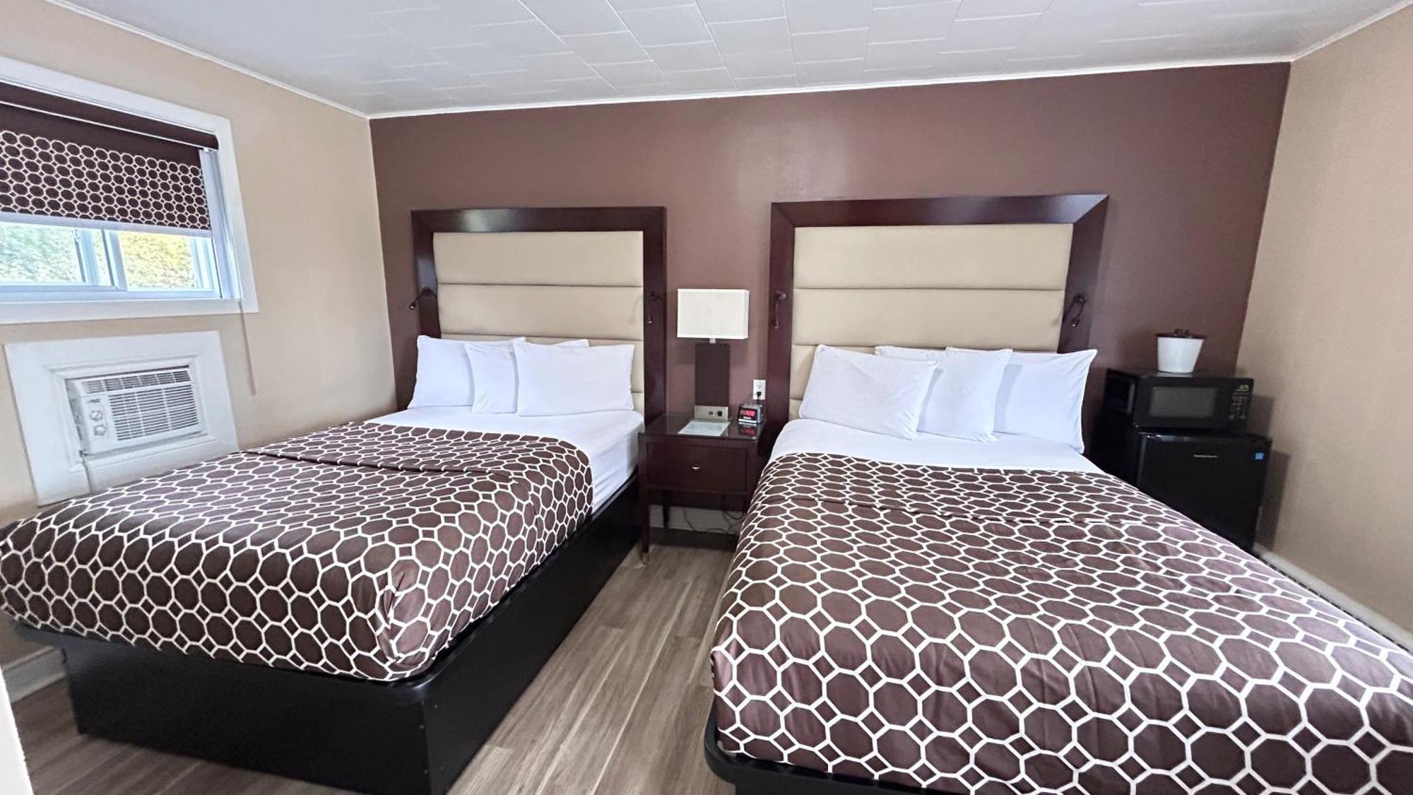 Rogers Motel Smiths Falls Exterior photo